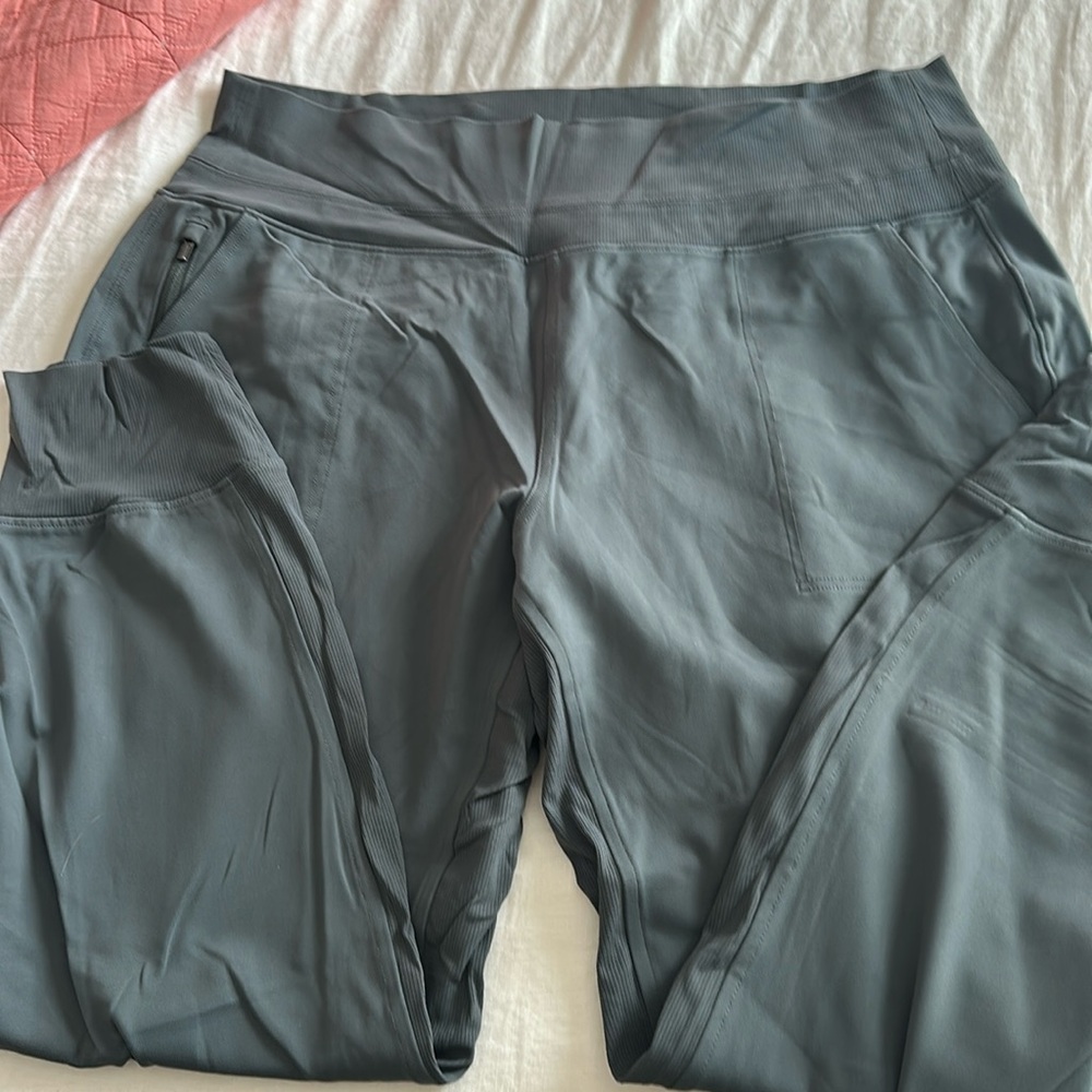 Athleta Venice Joggers- like new!